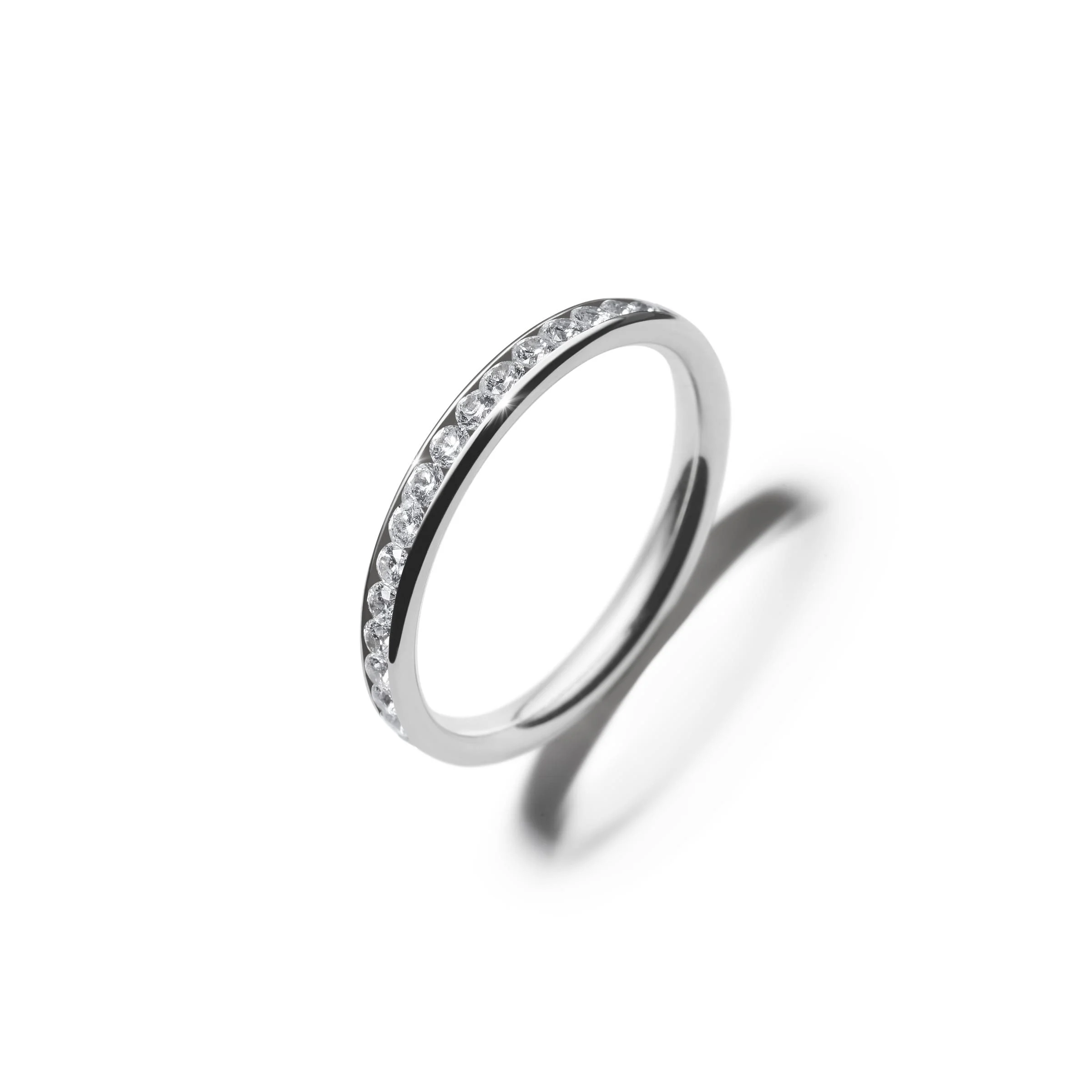 Ring Ily Memoire Platin 950/- schmal voll ausgefasst mit Brillanten