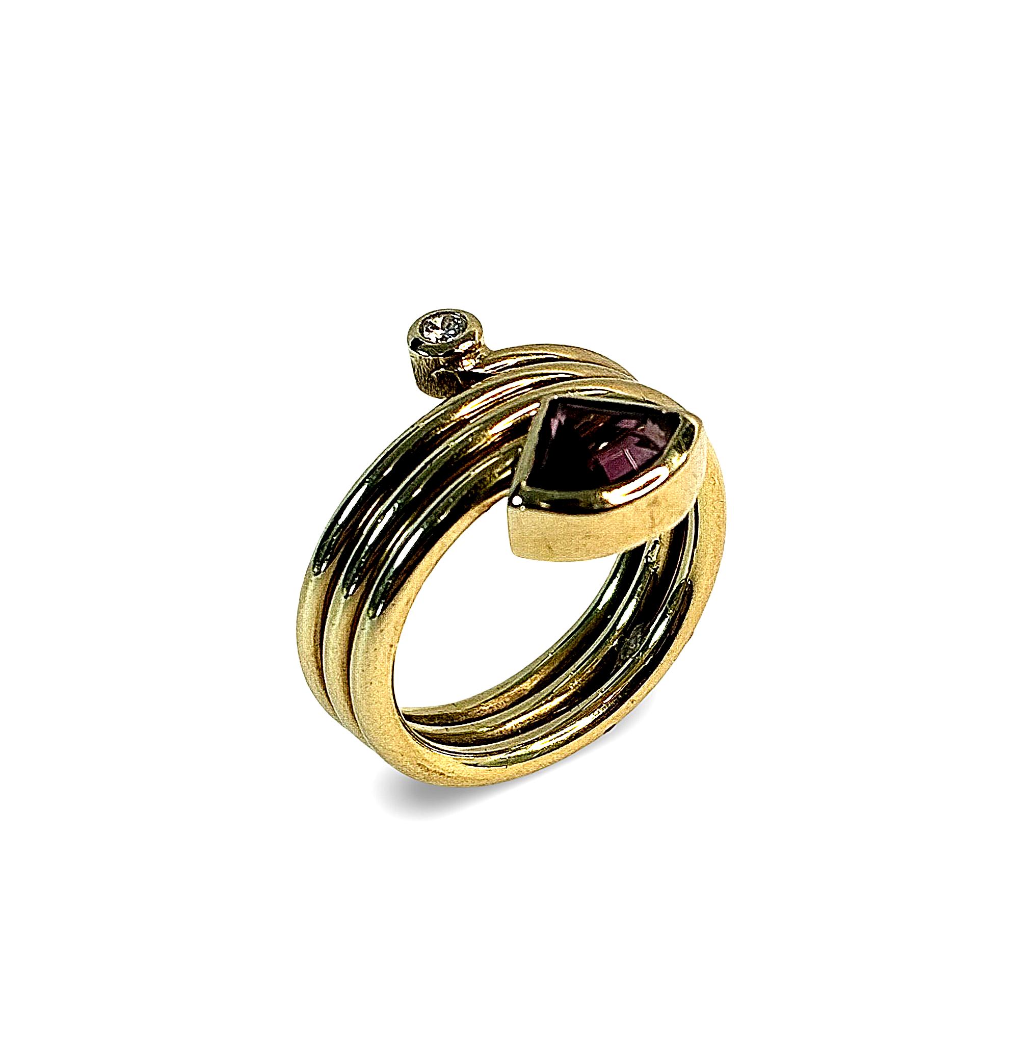 Brillant Granatring - Gold 585 - RW 53 - Privatbesitz
