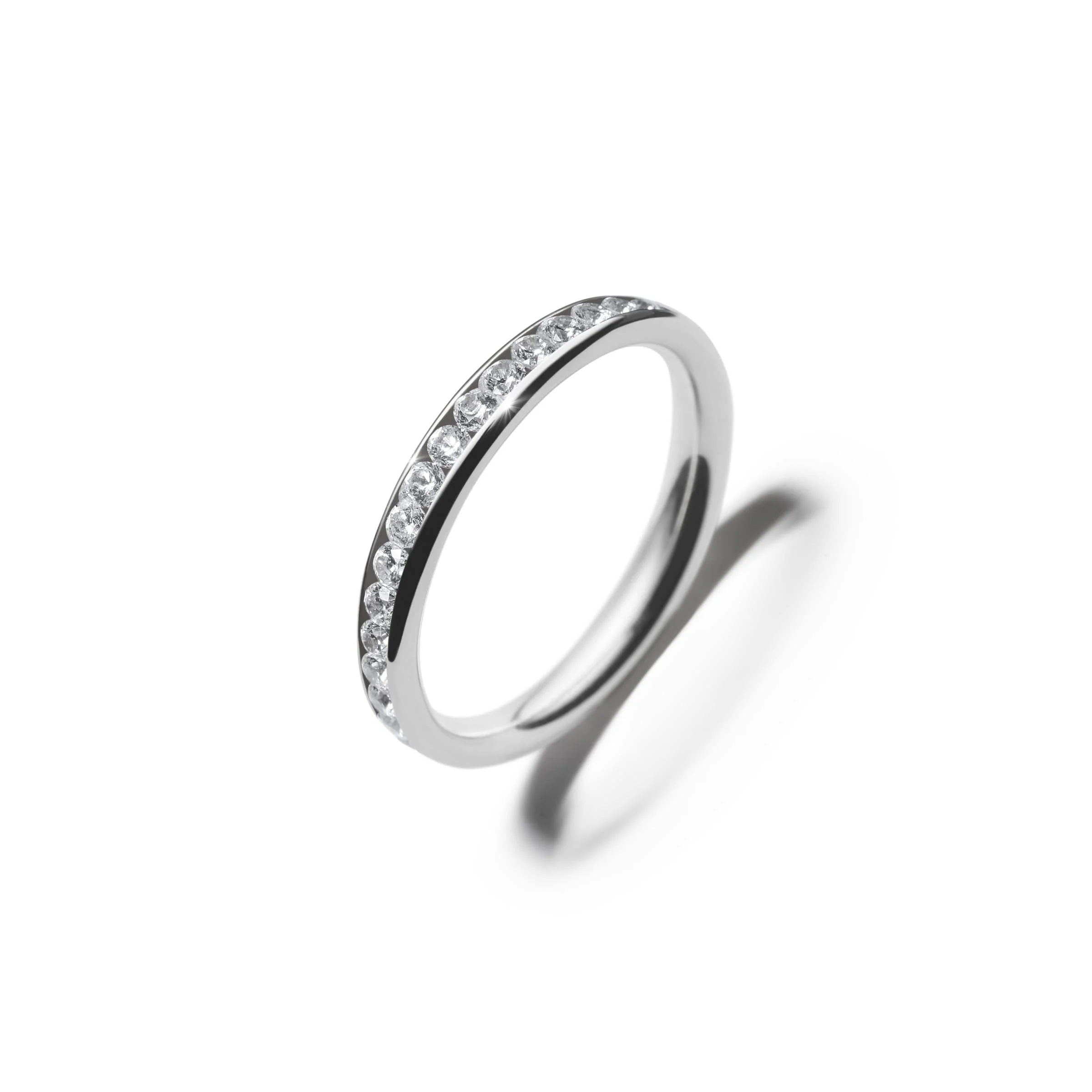 Ring Ily Memoire Platin 950/- breit halb ausgefasst mit Brillanten