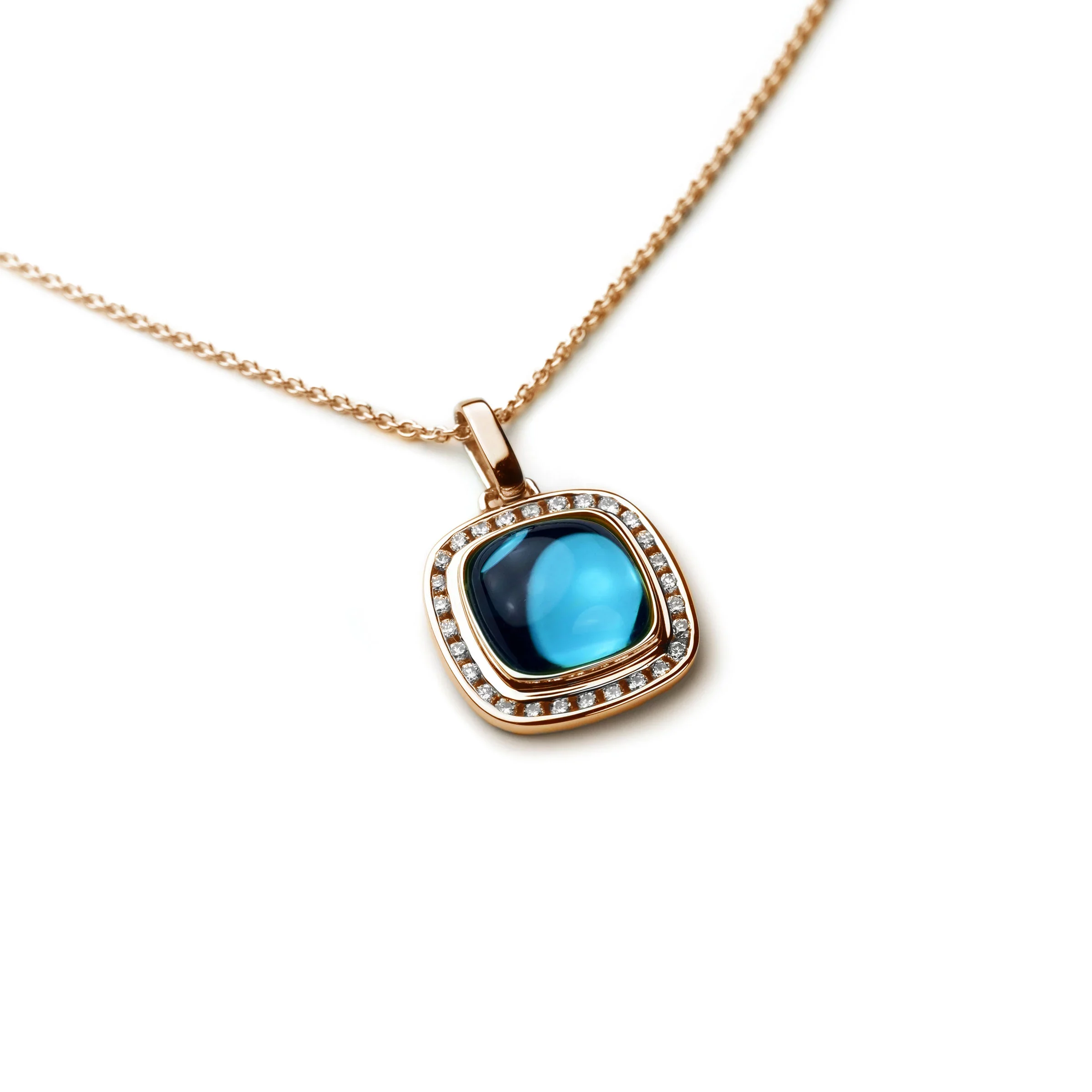 Anhänger PIAZZA Rotgold 585/- mit blauem Topas Cabochon und 28 Brillanten