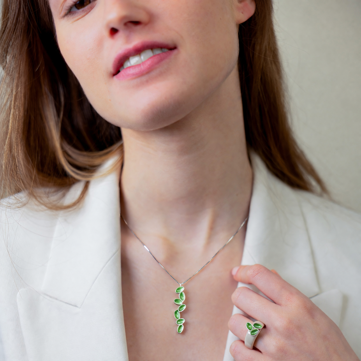 Charlotte Kopf FARBENFROH Sterlingsilber mit Emaille - Hellgrün
